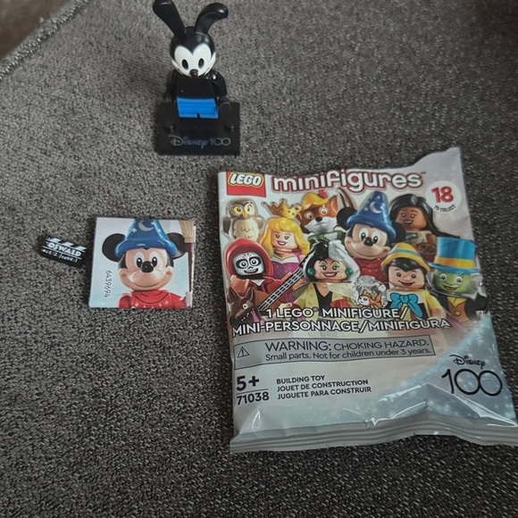 LEGO Disney Oswald Minifigure in Black and Blue - Picture 1 of 2